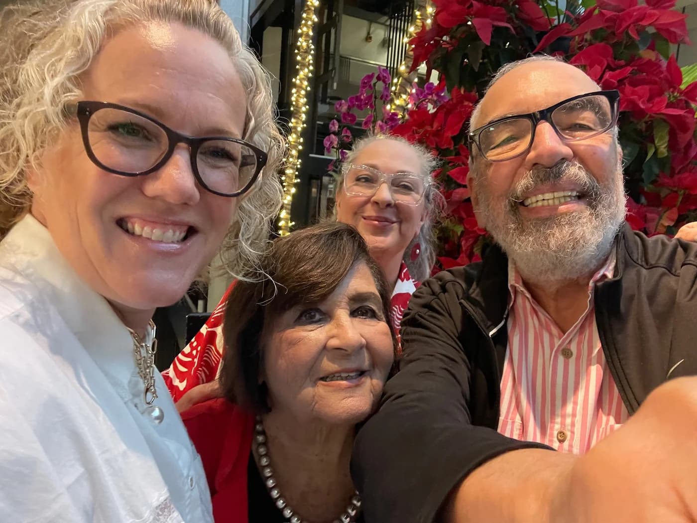 Whenever Alison and I go to Miami for Christmas we arrange a lunch with my cousins. We always meet at the Bal Harbour shops and have lunch at Hillstone and they are always late but we don't care. This year it was just Janice and her step-daughter Julie. 