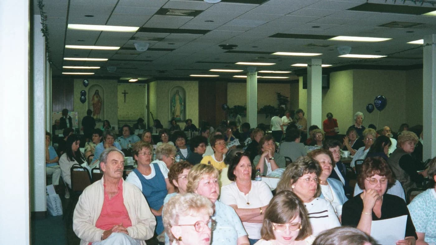 Crowds of mystery fans at the Festival in 2001.